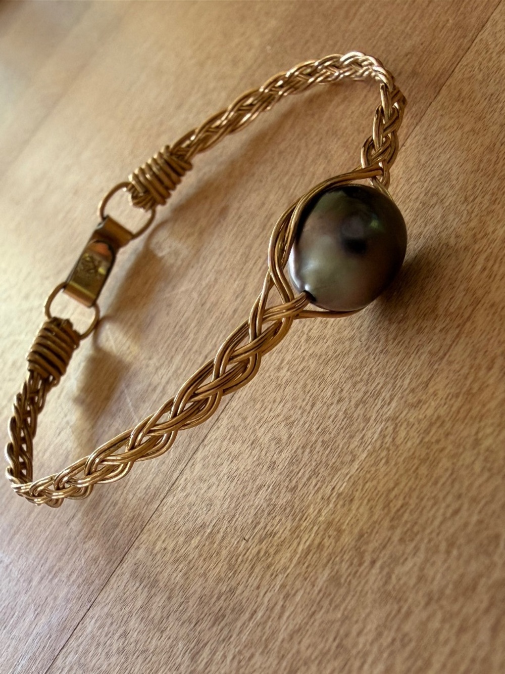 Tahitian black pearl bracelet .  size M